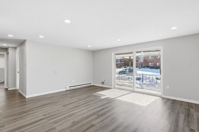 Photo - 18 Fountain Ln Unit 2