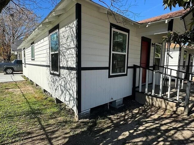 Photo - 3903 Broyles St