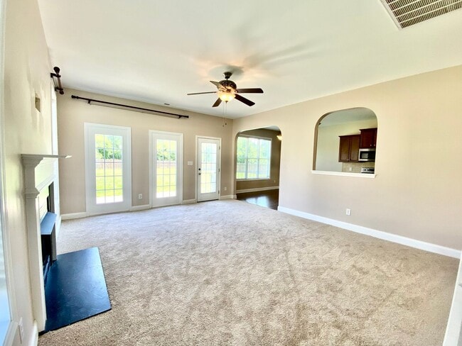 Photo - Huge 6 Bedroom Home In The Bluffs On The New River