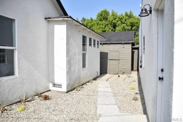10808 Sarah St