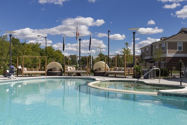 Oakcliff Apartments - Oakcliff Apartments