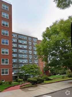 Building Photo - 164-20 Highland Ave Unit 2W Rental