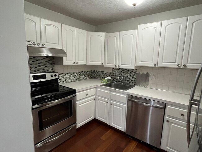 Photo - 383 Langley Rd Unit 3