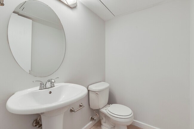 Photo - 4130 Newton Ave Unidad F