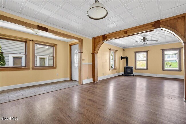 Photo - 204 Saratoga Ave