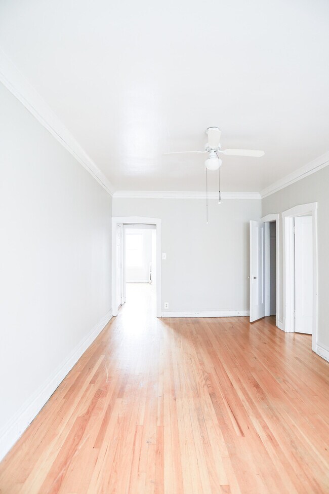 Photo - 2465 W Gunnison St Unidad 1