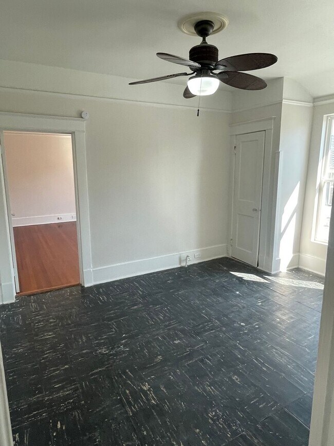 Photo - PRICE REDUCED! Newly Renovated 3BD/2BA in ... Unit C