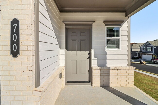 Photo - 700 Shetland Trl