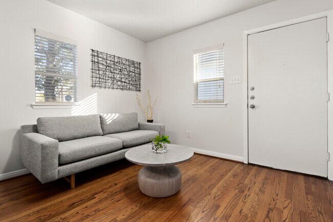 Photo - 533 Granberry St