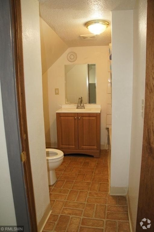 Building Photo - 879 Galtier St Unit 2 Rental