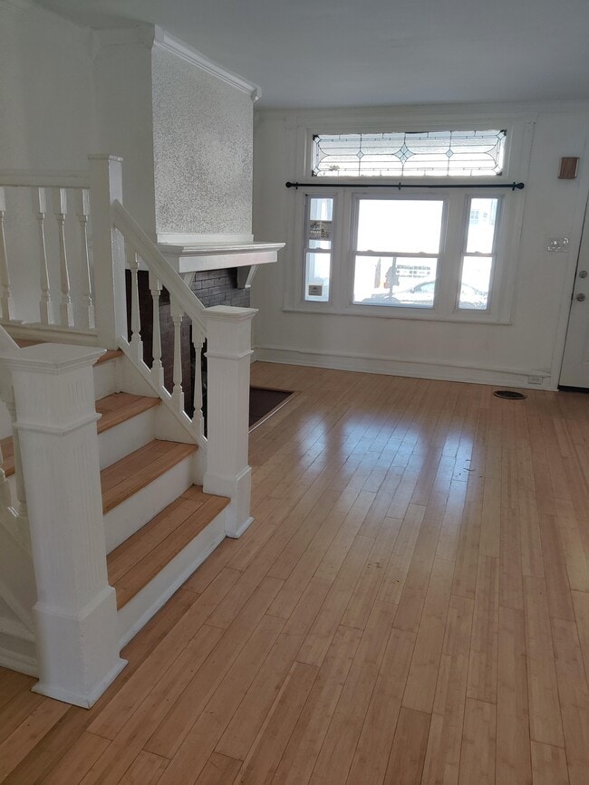 Photo - 5524 Locust St