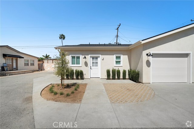 Building Photo - 1637 Irvine Ave Unit J Rental