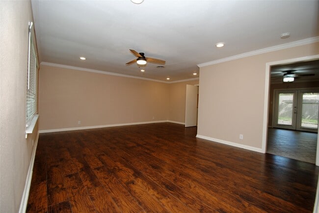 Photo - 10034 Cedardale Dr