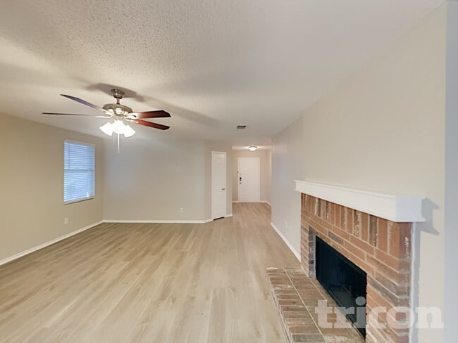 Photo - 1728 Rialto Way
