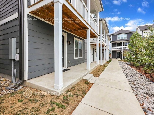 Photo - 647 Vernon Ave