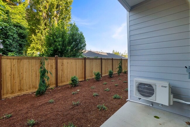 Photo - 350 North Apartments