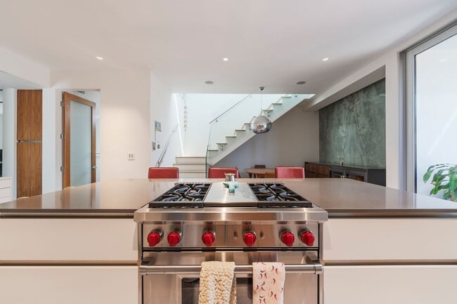 Photo - Silicon Beach Sanctuary: A Custom Architec...