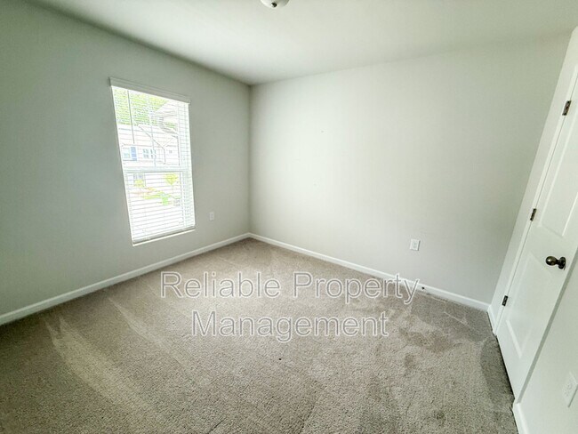 Photo - 841 McKenzie Pk Ter