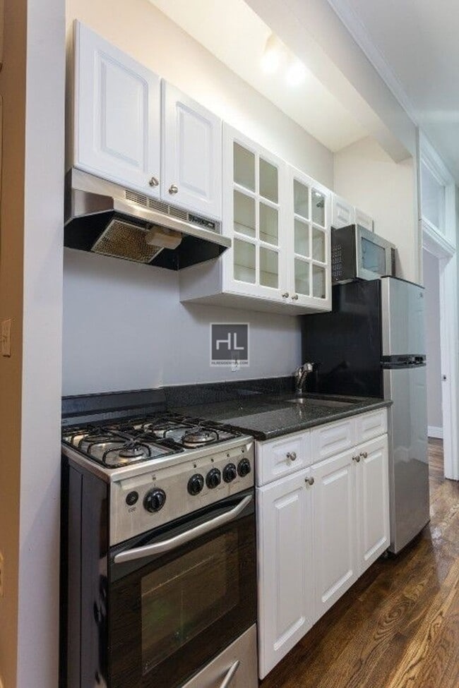 Building Photo - East 18th Street Rental