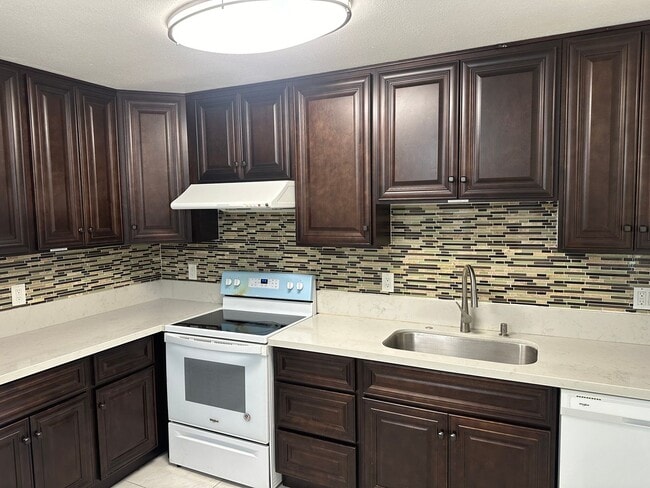 Photo - 2412 Vera Cruz Dr Unit #1