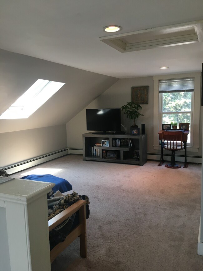 Photo - 955 Woodbury Ave Unit 1