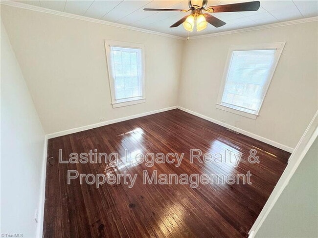 Photo - 1604 Walker Pl