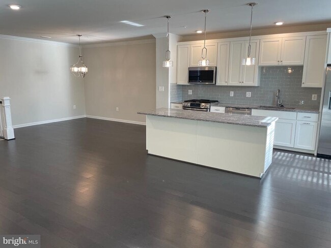 Photo - 23275 Milltown Knoll Square