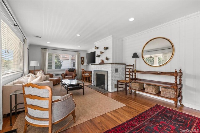 Photo - 11 Portland Pl
