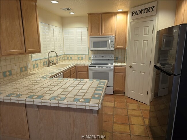 Photo - 3949 King Rd