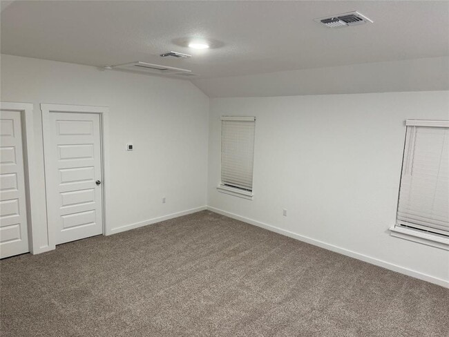 Photo - 204 James River Dr