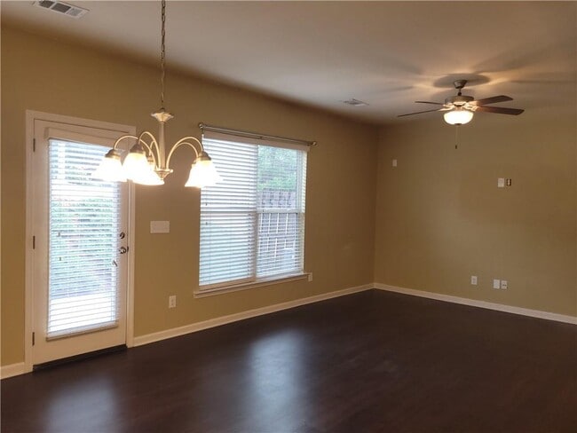 Photo - 1525 Landmark Ln