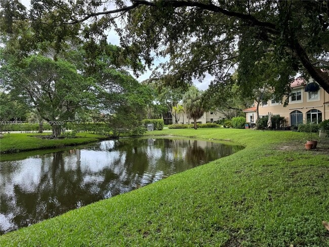 Photo - 549 Racquet Club Rd