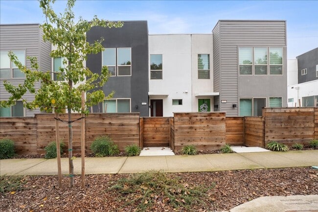 Photo - 6117 Bridgecross Dr