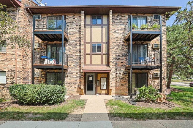 Building Photo - 210 Klein Creek Ct Unit 5E