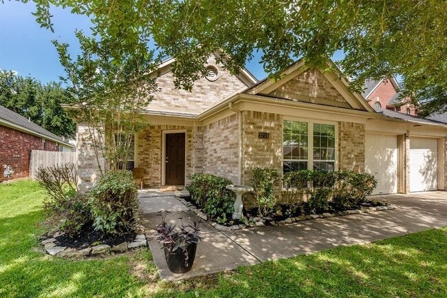 Building Photo - 3714 Pelican Lake Dr