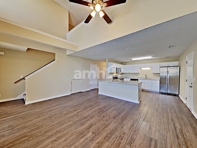 Photo - 1456 Westview Dr