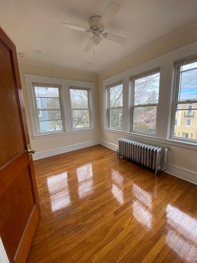 Building Photo - 4442 Washington St Unit #3