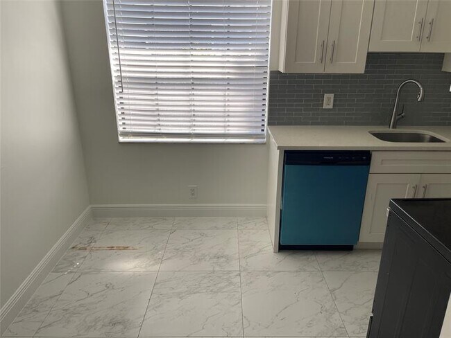Photo - 770 NE 38th St Unit F