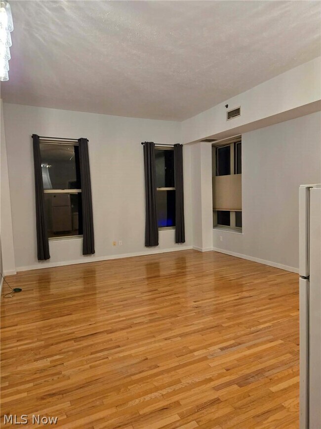 Photo - 408 W St Clair Ave Unidad 309