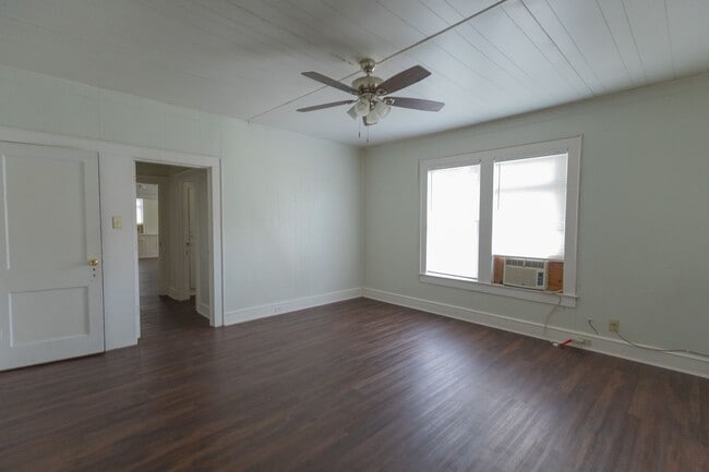 Photo - 2913 Homan Ave