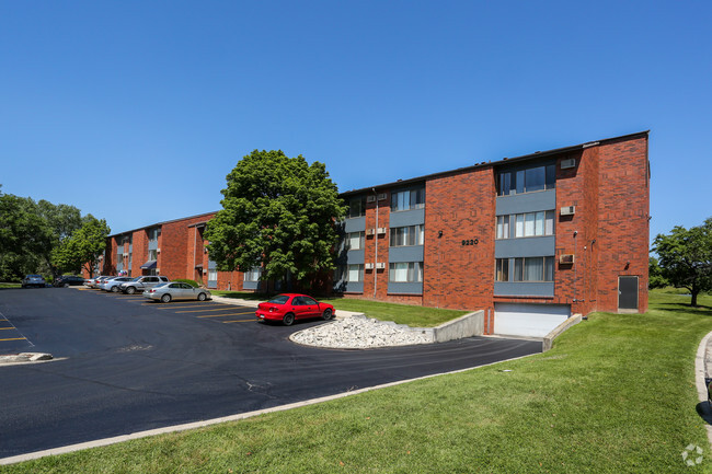 Glenbrook Apartments - Glenbrook Apartments