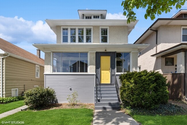 Photo - 1003 Beloit Ave Unit B