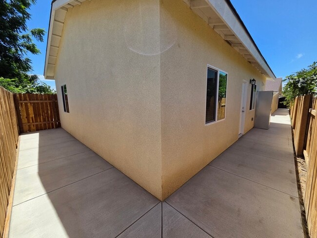 Photo - 1808 St Clair Ct