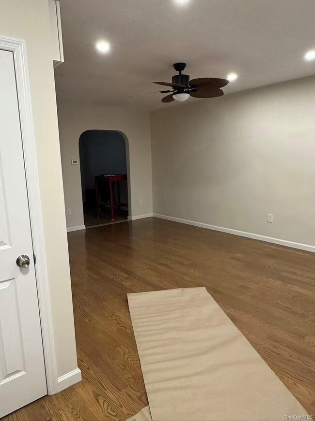 Photo - 83-09 57th Ave