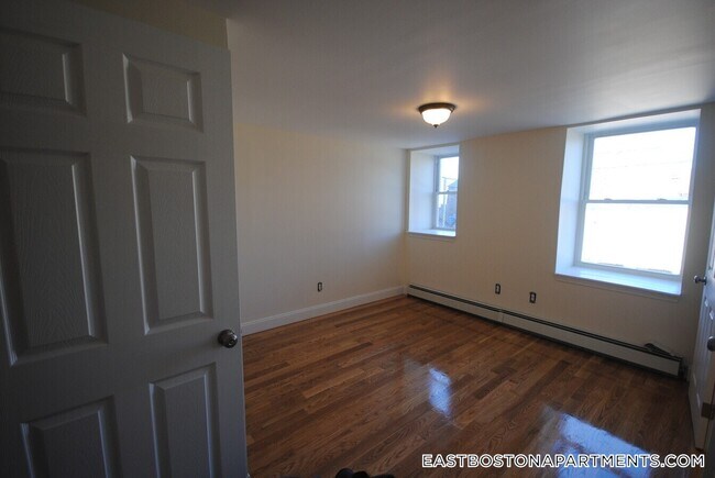 Photo - 30 Wordsworth St Unit 1