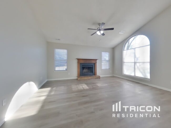 Photo - 10902 White Stag Dr