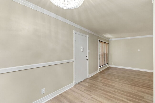Photo - 8702 Village Dr
