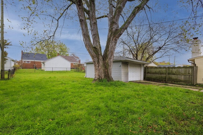Photo - 22778 Almond Ave