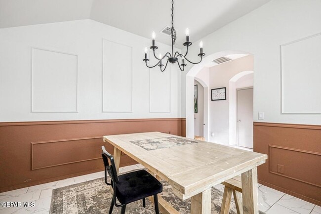 Photo - 329 Samuel Vis St