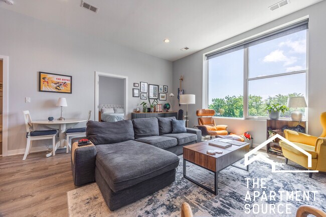 Photo - 2247 W Lawrence Ave Unit 205